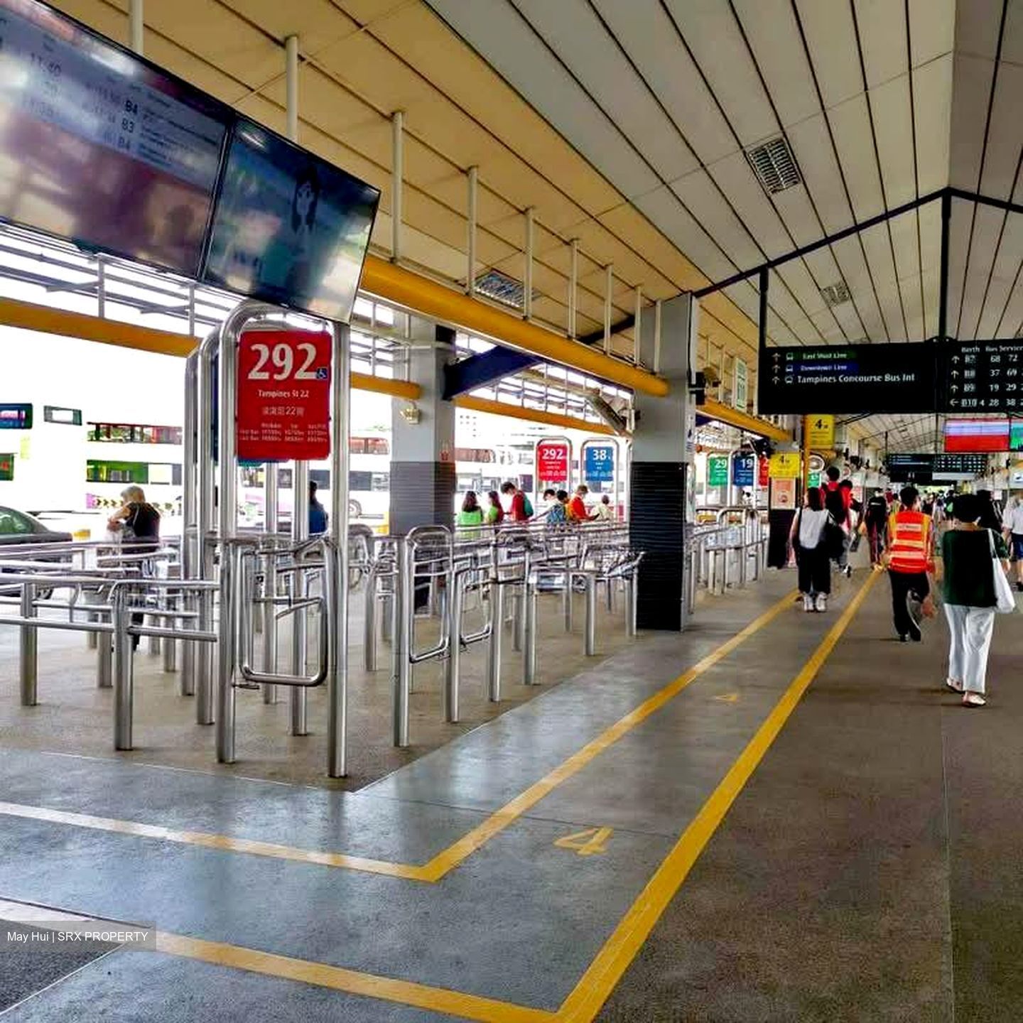 Tampines MRT (D18), Retail #543459131
